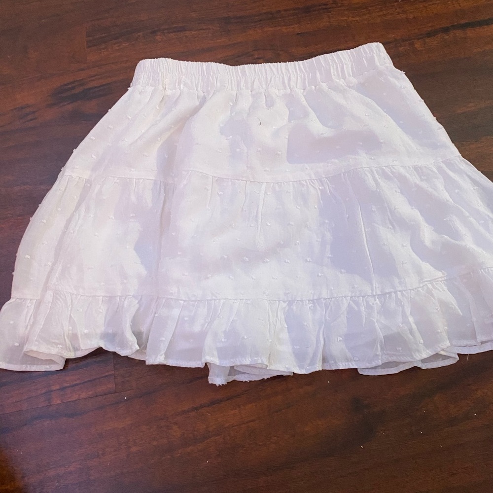 white flower pattern skirt